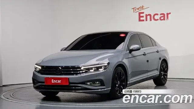 Volkswagen Passat GT 2022 — Photo 3/34