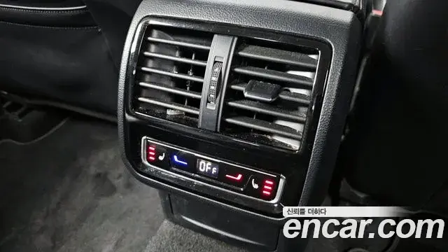 Volkswagen Passat GT 2022 — Photo 15/34