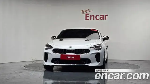 Kia Stinger 2018 — Şəkil 7/36