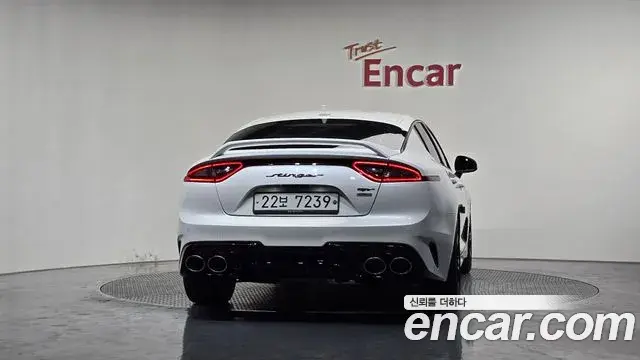 Kia Stinger 2018 — Şəkil 2/36