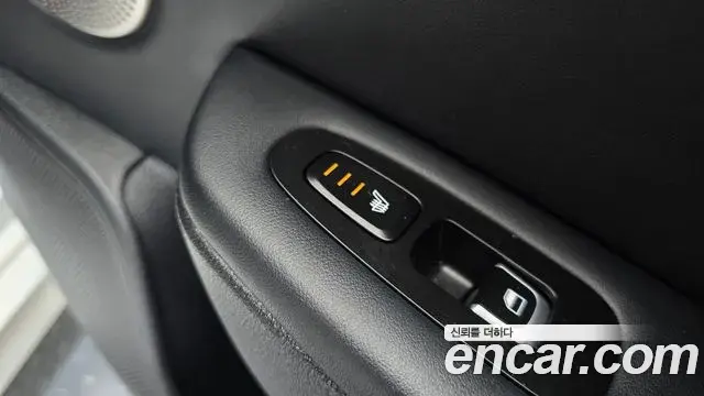 Kia Stinger 2018 — Şəkil 28/36