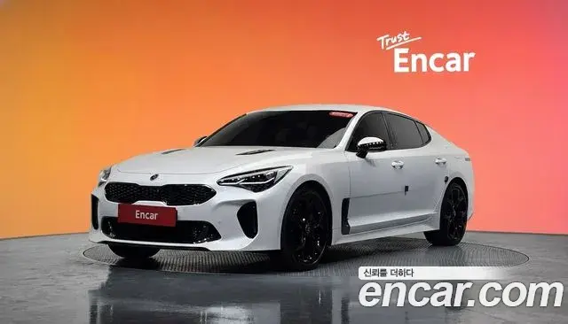 Kia Stinger 2018 — Şəkil 27/36