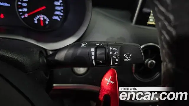 Kia Stinger 2018 — Şəkil 36/36