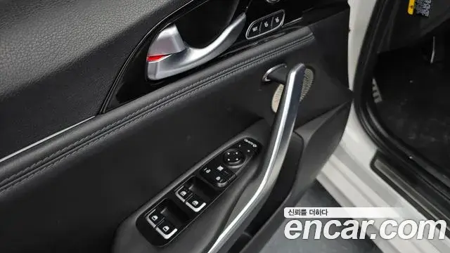 Kia Stinger 2018 — Şəkil 18/36