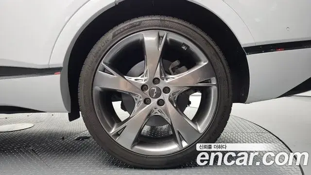 Genesis GV80 2020 — Photo 27/34