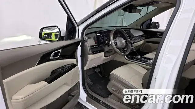 Kia Carnival 2022 — Фото 8/20