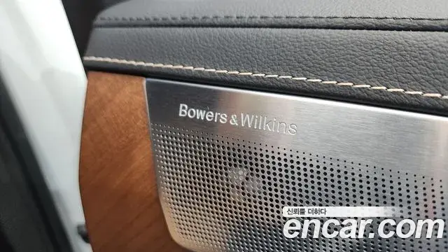 Volvo XC90 2019 — Photo 21/39