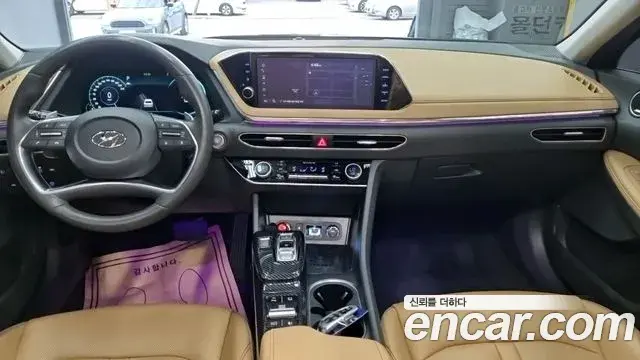 Hyundai Sonata Hybrid 2020 — Photo 11/17