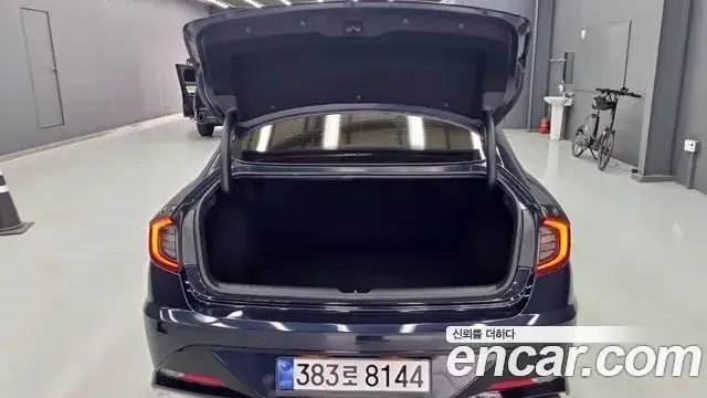 Hyundai Sonata Hybrid 2020 — Photo 17/17