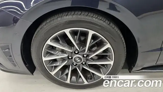 Hyundai Sonata Hybrid 2020 — Photo 12/17