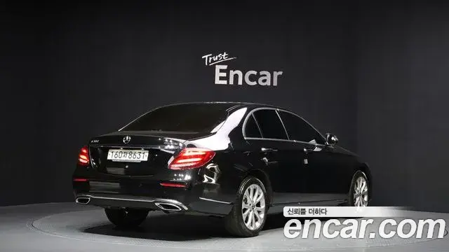 Mercedes-Benz E-Class 2020 — Фото 2/20