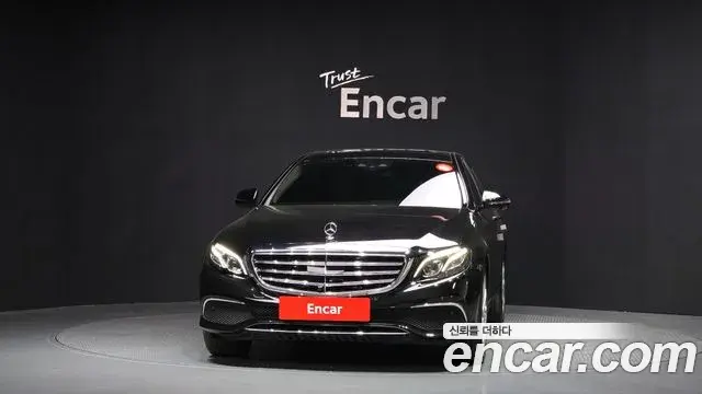 Mercedes-Benz E-Class 2020 — Фото 3/20
