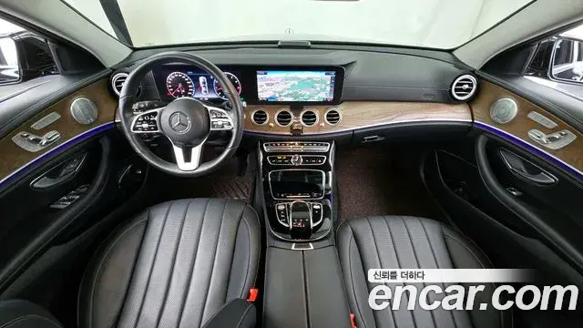 Mercedes-Benz E-Class 2020 — Фото 7/20