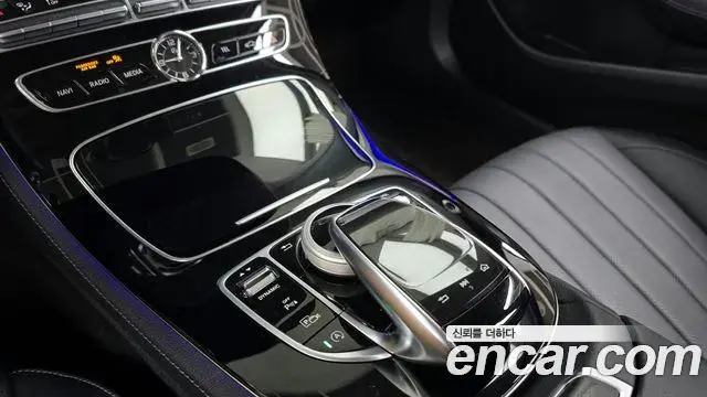 Mercedes-Benz E-Class 2020 — Фото 9/20