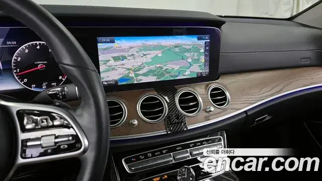 Mercedes-Benz E-Class 2020 — Фото 14/20