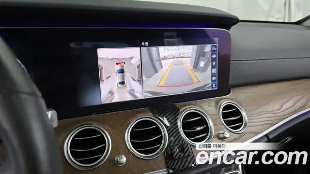 Mercedes-Benz E-Class 2020 — Фото 15/20