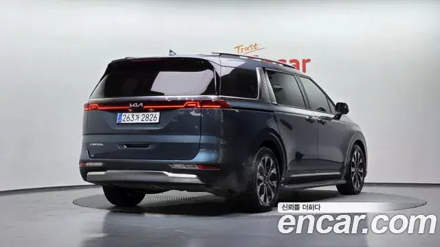 Kia Carnival 2022 — ფოტო 4/20