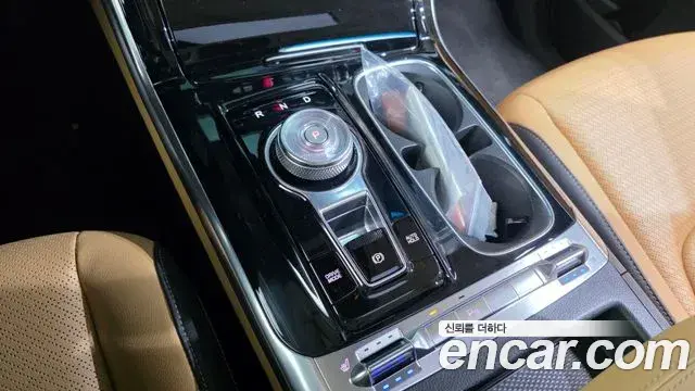 Kia Carnival 2022 — ფოტო 16/20