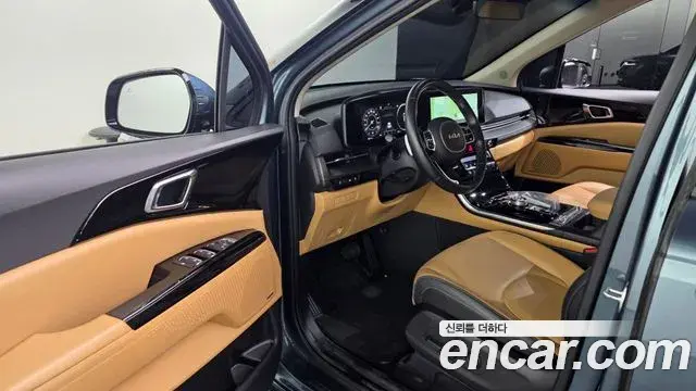Kia Carnival 2022 — ფოტო 8/20