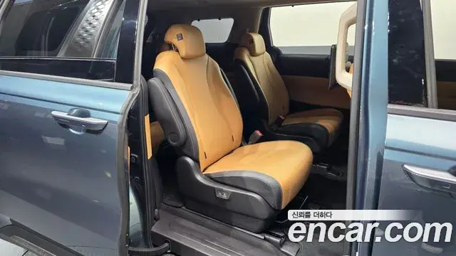 Kia Carnival 2022 — ფოტო 9/20