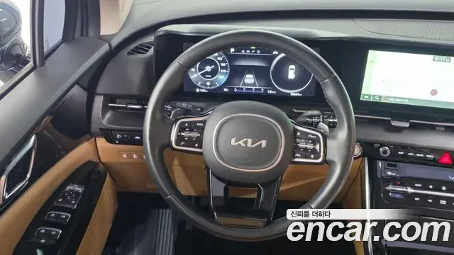 Kia Carnival 2022 — ფოტო 2/20