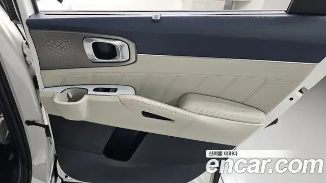 Kia Sorento 2021 — Photo 2/31