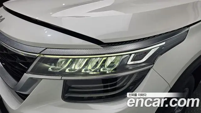 Kia Seltos 2022 — Şəkil 27/30