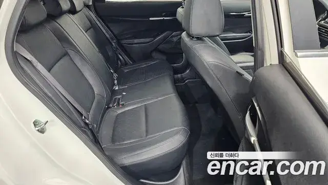 Kia Seltos 2022 — Şəkil 9/30