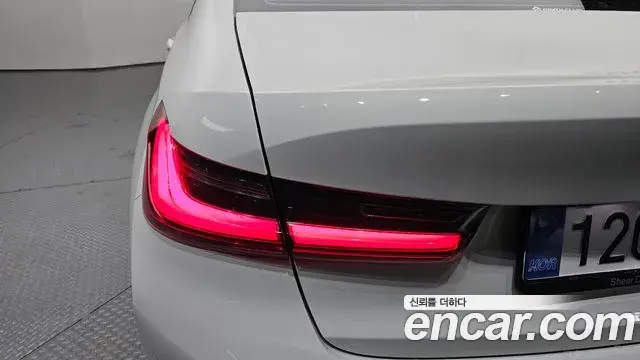 BMW 3 Series 2021 — Şəkil 14/30
