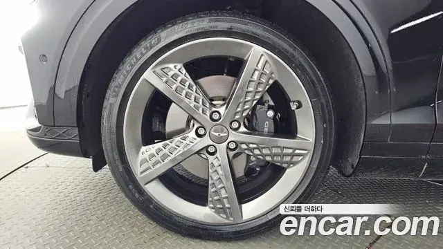 Genesis GV70 2022 — ფოტო 3/36