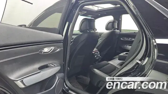 Genesis GV70 2022 — ფოტო 20/36