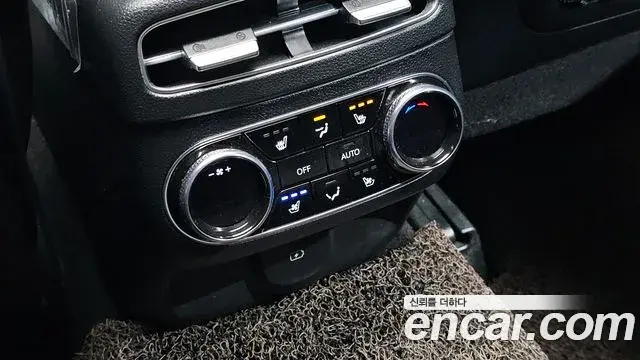 Genesis GV70 2022 — ფოტო 14/36