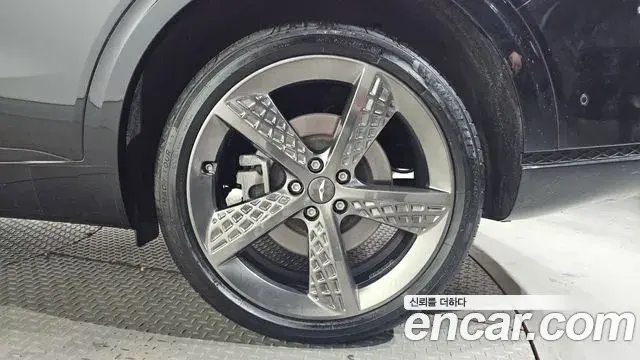 Genesis GV70 2022 — ფოტო 32/36