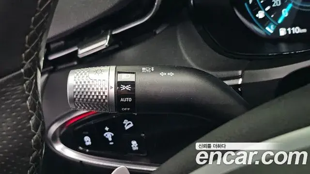 Genesis GV70 2022 — ფოტო 30/36