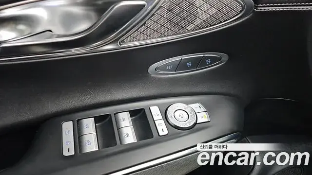Genesis GV70 2022 — ფოტო 25/36