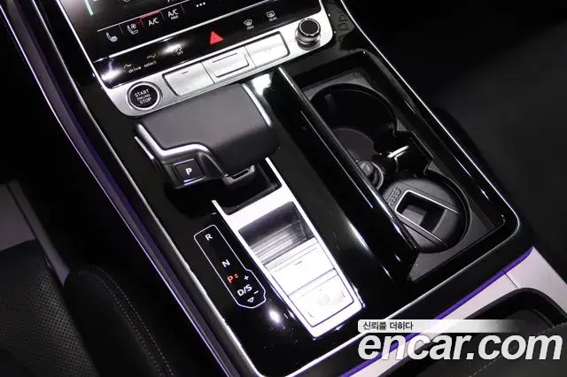 Audi Q7 2025 — Photo 2/20