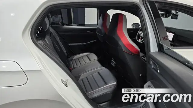 Volkswagen Golf 2024 — ფოტო 28/34