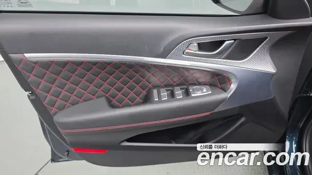 Genesis G70 2021 — Photo 10/35