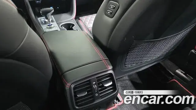 Genesis G70 2021 — Photo 15/35