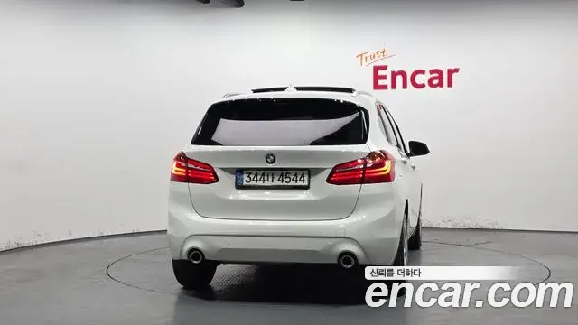 BMW 2 Series Active Tourer 2019 — ფოტო 1/20