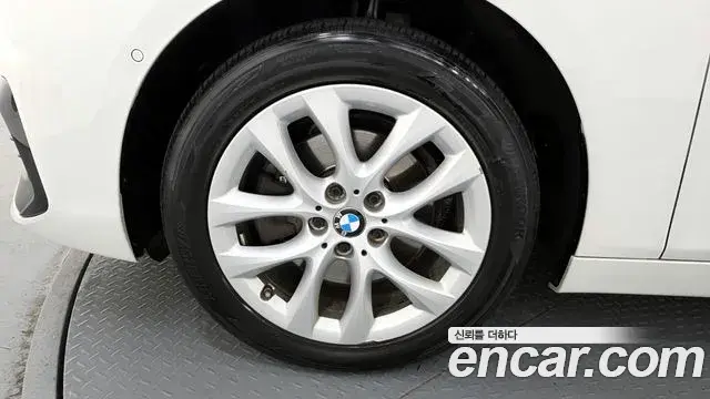 BMW 2 Series Active Tourer 2019 — ფოტო 4/20