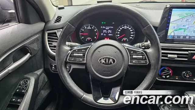 Kia Seltos 2021 — Фото 13/20