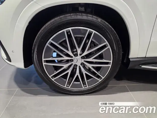 Mercedes-Benz GLE-Class 2025 — Photo 6/20