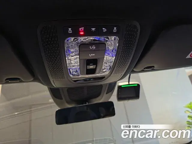 Mercedes-Benz GLE-Class 2025 — Photo 18/20