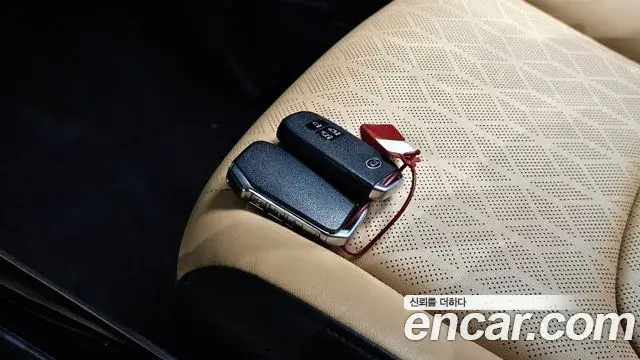 Kia Carnival 2021 — Фото 19/20