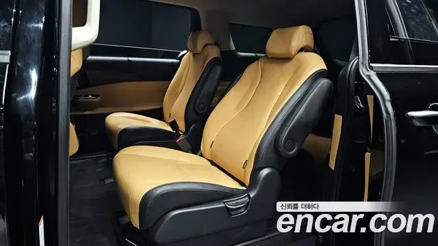 Kia Carnival 2021 — Şəkil 19/30