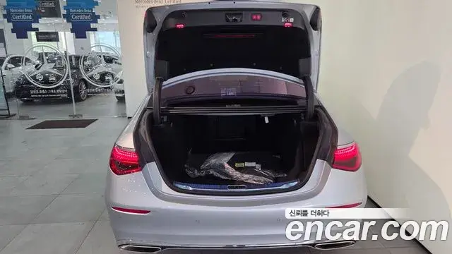 Mercedes-Benz S-Class 2025 — Photo 14/18