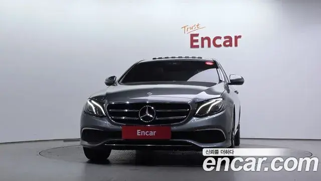 Mercedes-Benz E-Class 2019 — ფოტო 14/30