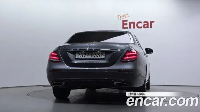 Mercedes-Benz E-Class 2019 — ფოტო 27/30