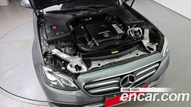Mercedes-Benz E-Class 2019 — ფოტო 1/30